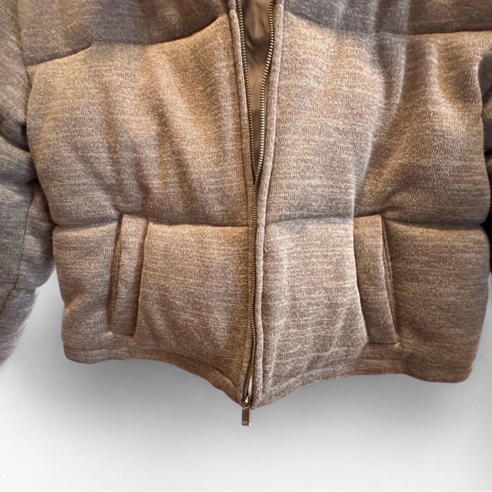NWT GAP Relaxed Fit Short Gray Puffer Jacket size XL Women’s - Picture 4 of 9